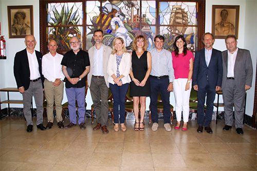 L'alcaldessa de Vilanova i la Geltrú rep als integrants del Projecte Ambaixadors